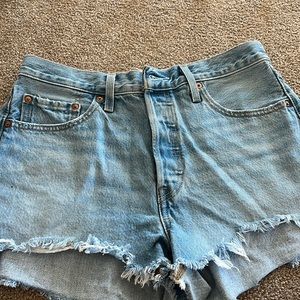 Levies button up shorts.